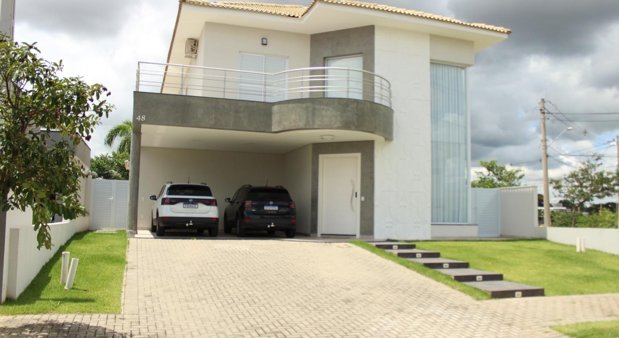 Residência disponível para venda