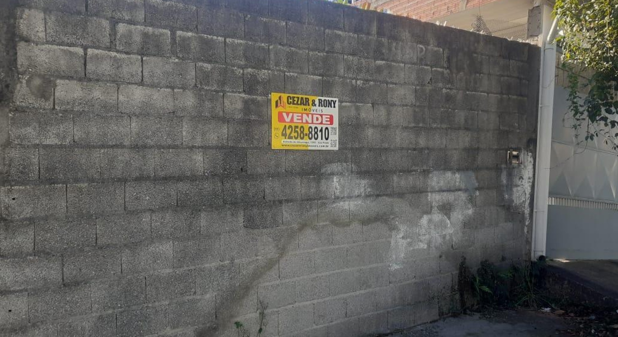 Terreno á venda na Rua Diogo Nogueira Castilho, 192