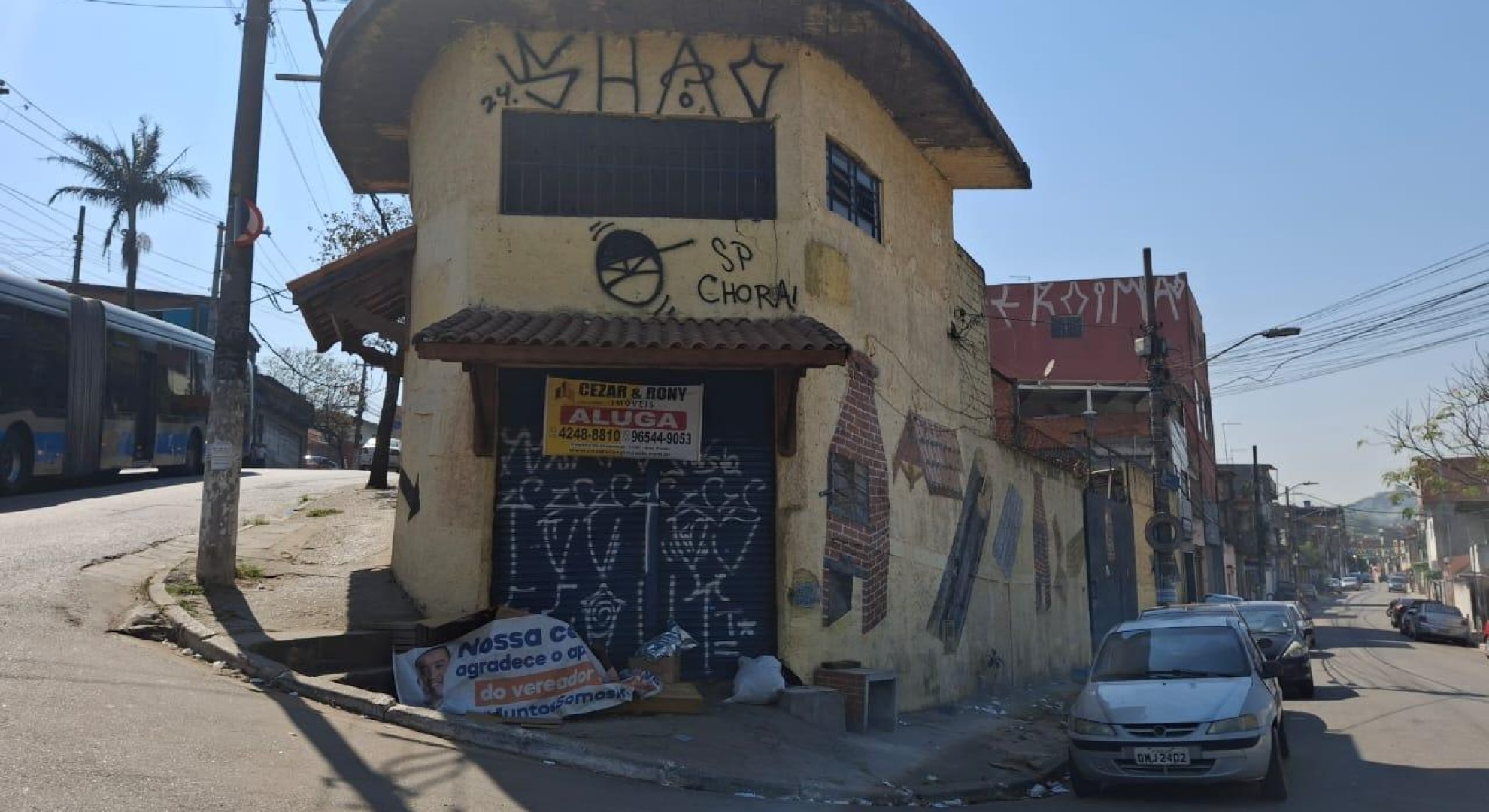 Aluga-se galpão comercial na R. Bento José Borba