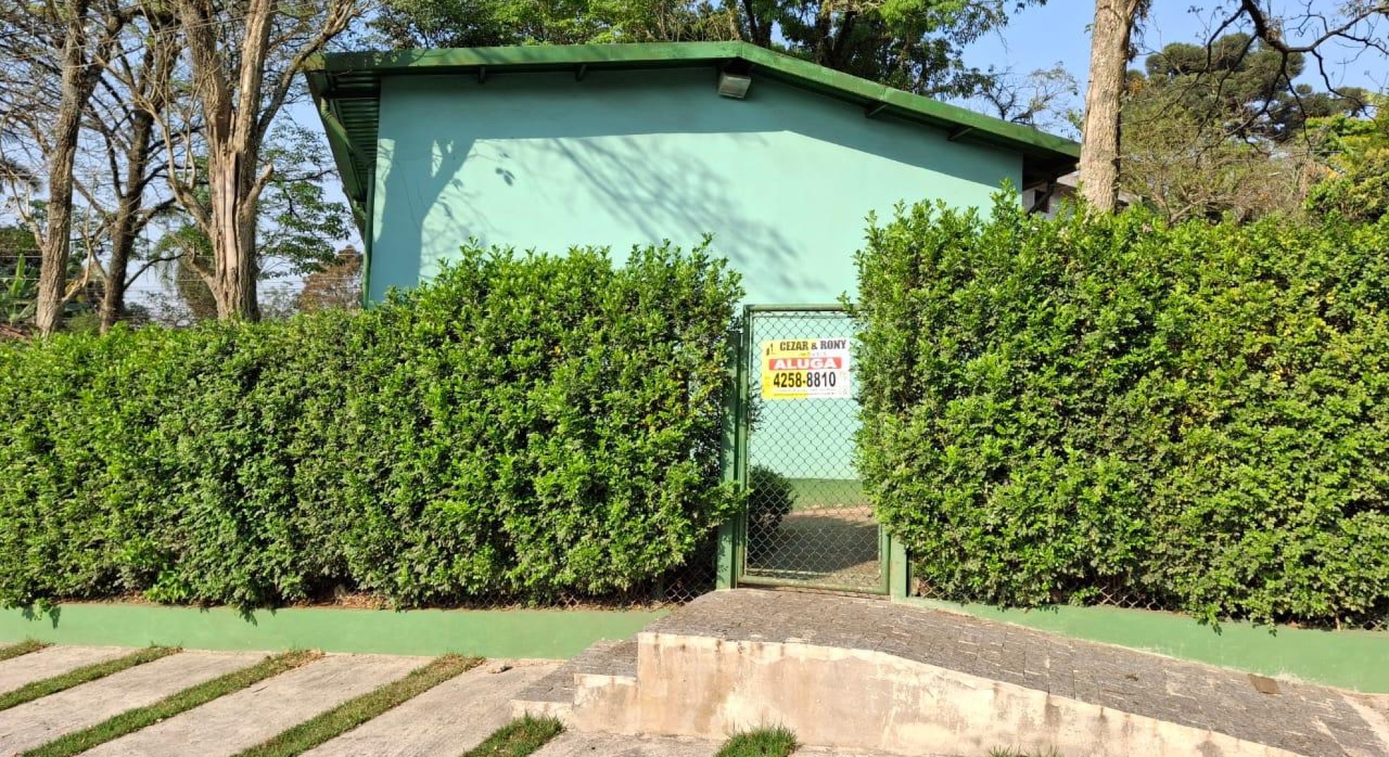Salão para alugar na Estrada do Alvarenga, Sete Praias