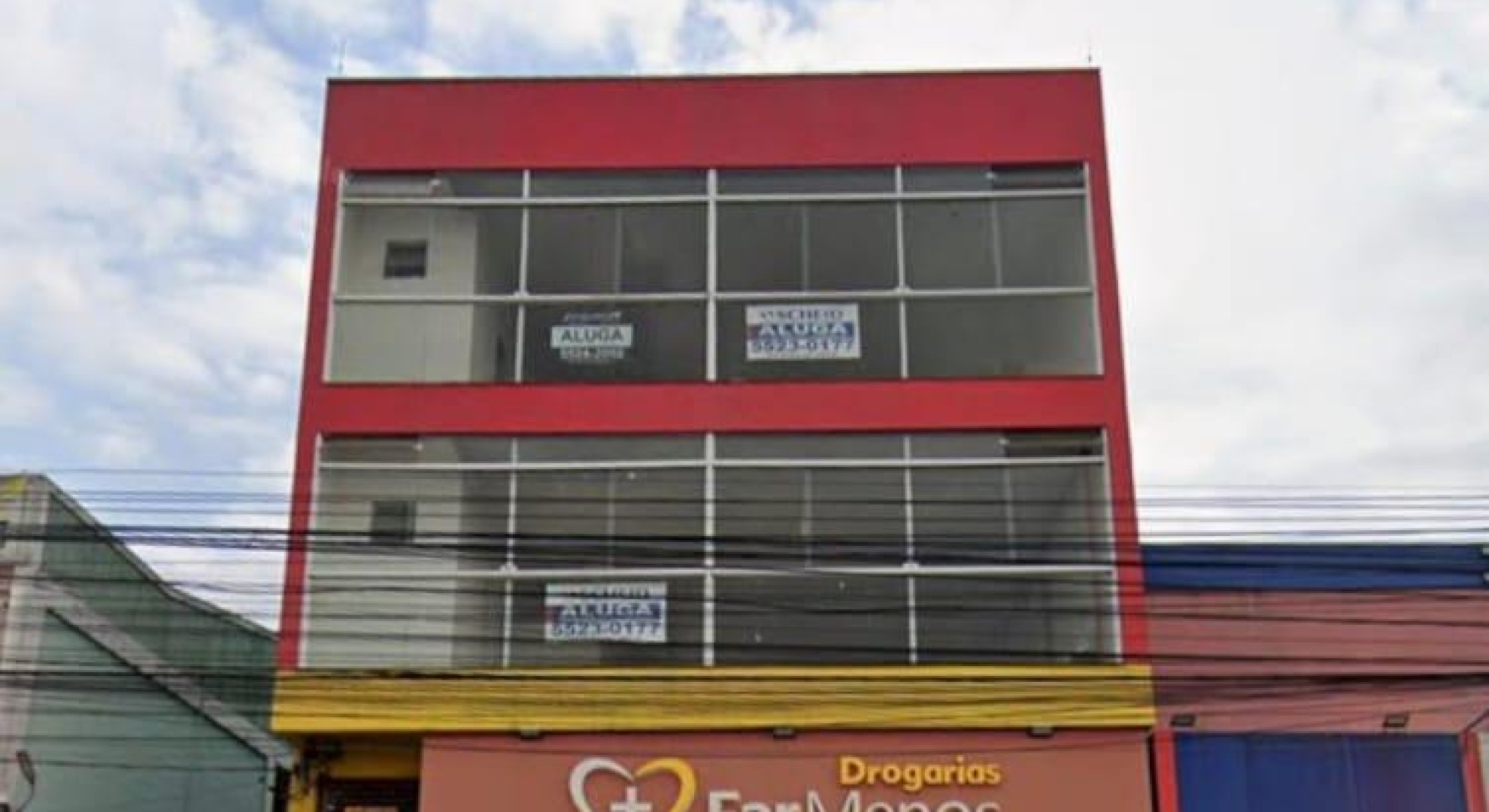 Aluga-se prédio comercial na Av. Yervant Kissajikian, 3042