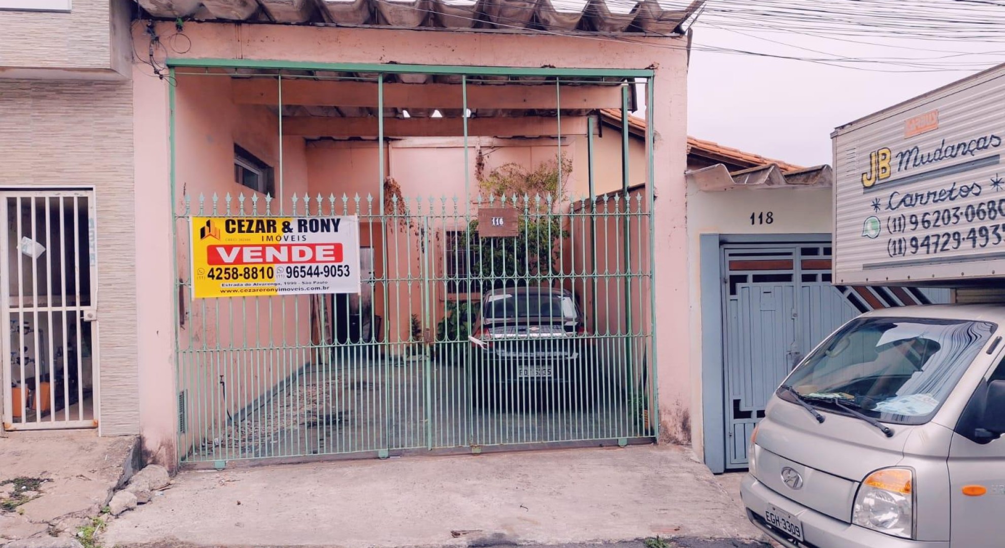 Vende-se casa na Rua Marilena Ribeiro da Silva Barbosa
