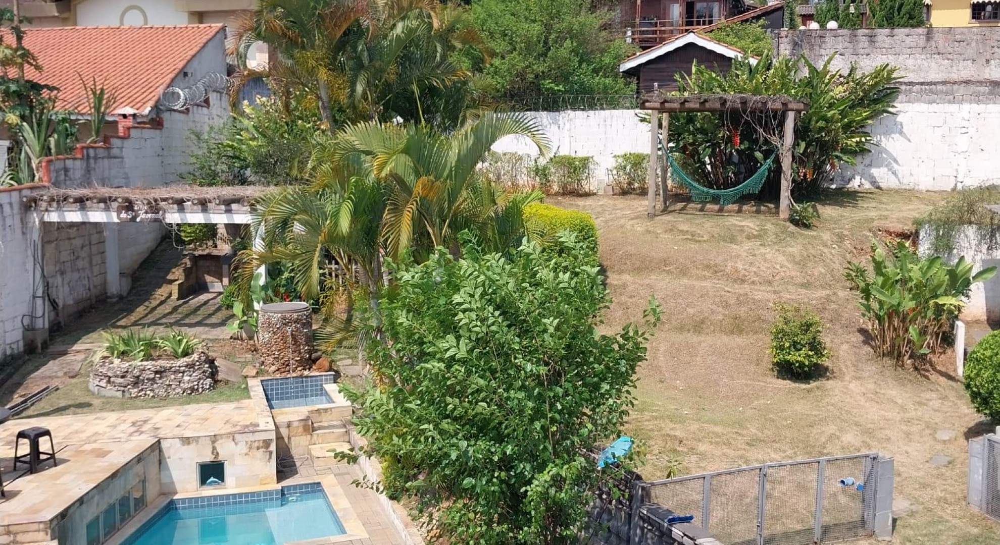 Vende-se casa com piscina na Mariana Borges, 70