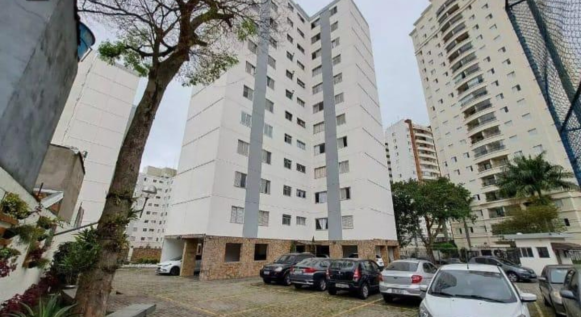 Apartamento para venda ou locação na Vila Monumento