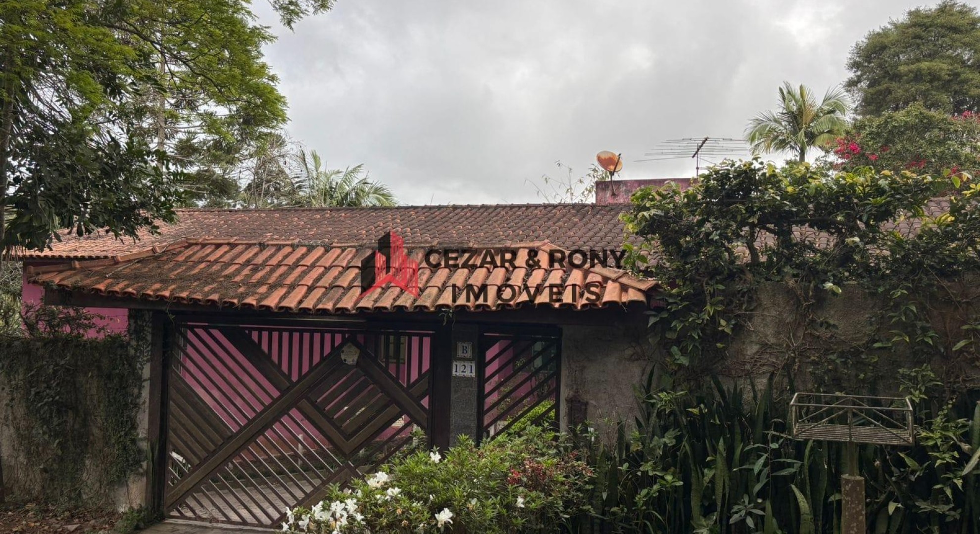 Casa à venda no condomínio Sete Praias, Rua Lucília Marcel