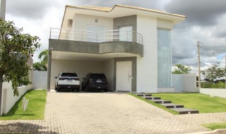 Residência disponível para venda