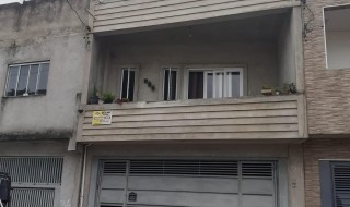 Sobrado residencial com 5 casas 