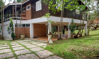 Vende-se casa no Condomínio Sete Praias