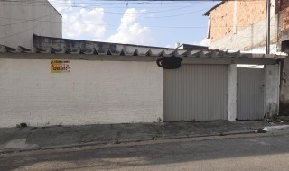 Casa à venda na Rua José Faria, 5 - Jd. Apura