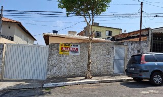 Aluga-se casa na Rua Hafiz, 42