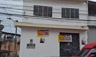 Aluga-se Sobreloja com dois pisos na Rua Dos Robalos, 313