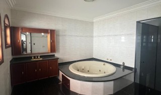 Casa à venda na Rua Jean Delmas