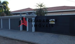 Ampla Casa à Venda na Rua Recife