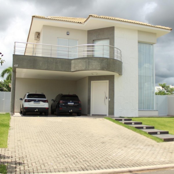 Residência disponível para venda