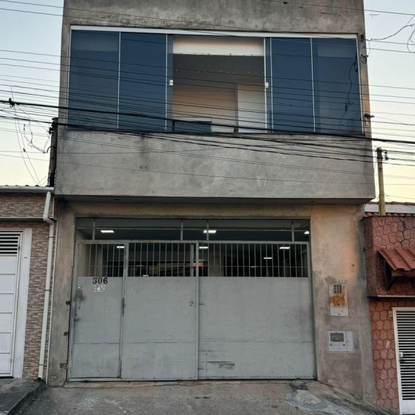 Sobrado á venda em boas condições