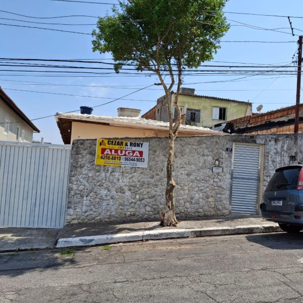 Aluga-se casa na Rua Hafiz, 42