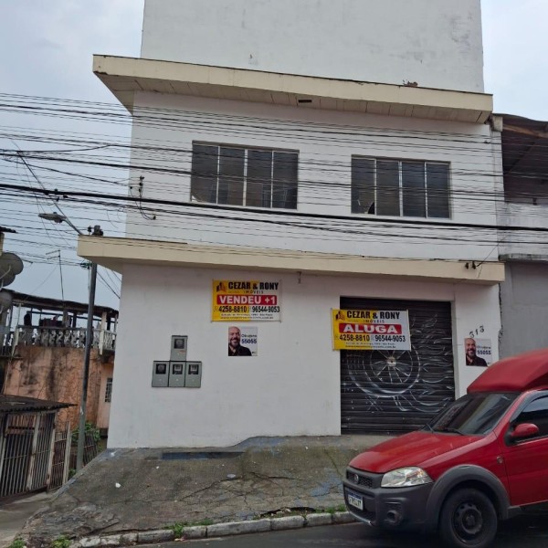 Aluga-se Sobreloja com dois pisos na Rua Dos Robalos, 313