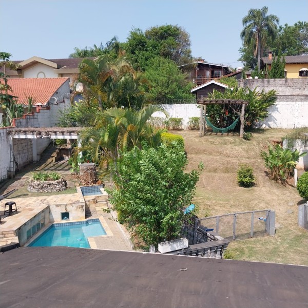 Vende-se casa com piscina na Mariana Borges, 70