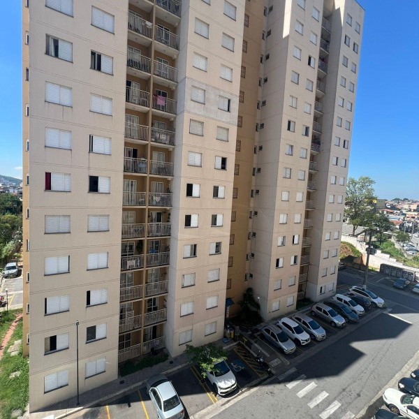 Vende-se apartamento no Condomínio