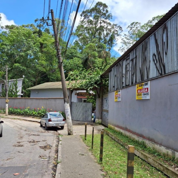 Galpão à venda na Estrada do Alvarenga