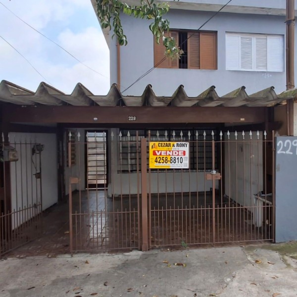 Casa à venda na Rua Ponte de Moraes, 229
