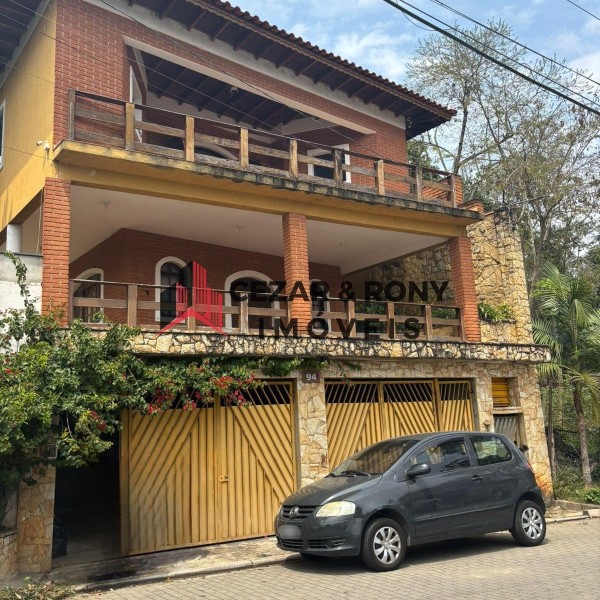 Casa à venda na Rua Lucília Marcel, Condomínio Sete Praias